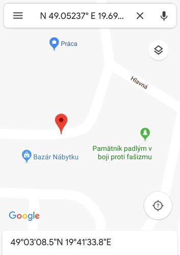 uno screenshot di un telefono cellulare con uno screenshot della pagina di Google Maps di Privat BEA a Podtureň