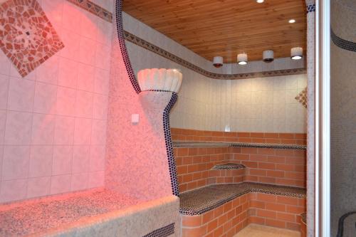 Koupelna v ubytování Kindererlebnis- und Biobauernhof Hipp-Bruckner