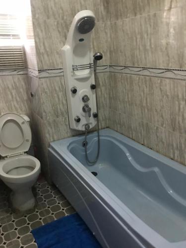 A bathroom at Villa Nuee Hotel & Suites Utako, Abuja
