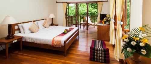 Gallery image of Riverhouse Resort in Mae Sariang