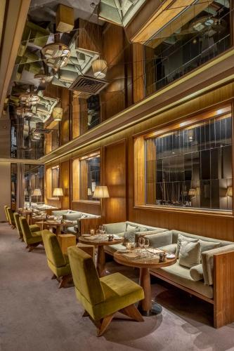 Un restaurante u otro lugar para comer en Sofitel Marrakech Palais Impérial & Spa