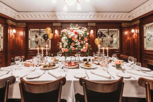 Restoran atau tempat lain untuk makan di Le Diwan Hotel Rabat - MGallery Collection
