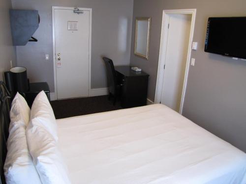 Barclay Hotel Image