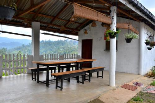Vista general d'una muntanya o vistes d'una muntanya des de l'hostal o pensió