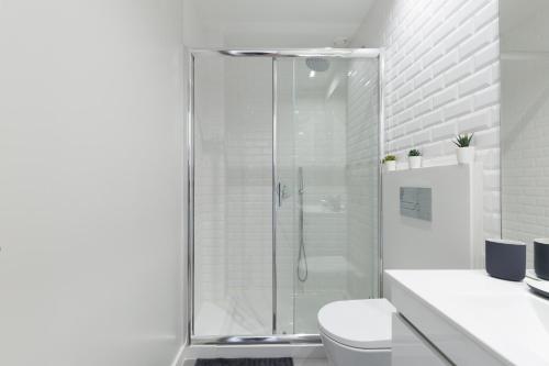 Host Wise - Charming Flat - River View