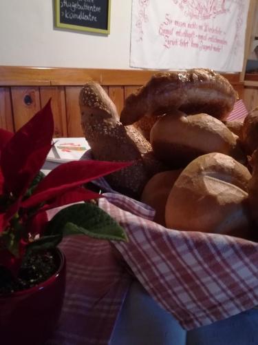 Gallery image of Pension Landhaus Ingrid B&B in Loich