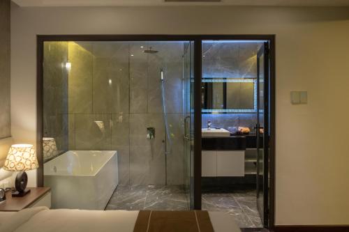 Phòng tắm tại KP Hotel