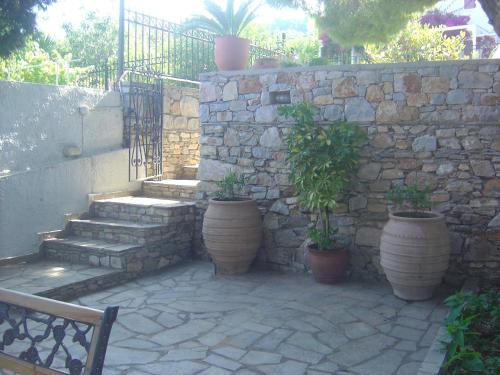 Φωτογραφία από το άλμπουμ του Captain George's Apartments στο Πατητήρι