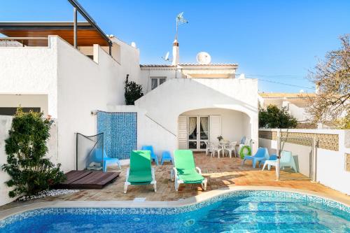 Piscina de la sau aproape de Villa Luz Bay w Private Pool