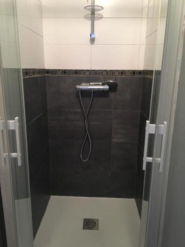 Appart CHEZ VIORIKA 4 Lits 3 Chambres Parking