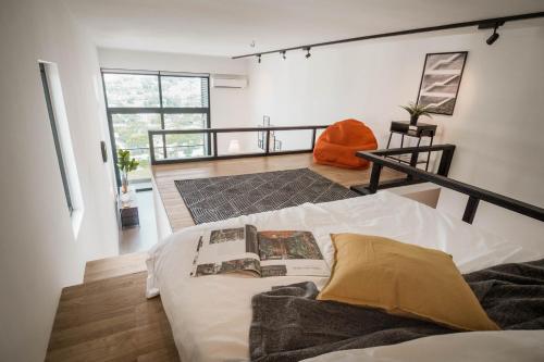 Posezení v ubytování EST Suites Bangsar by Airhost