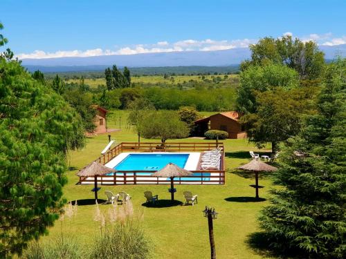 Bazén v ubytování Cabañas Landhaus nebo v jeho okolí