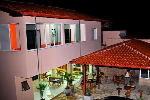 El edificio en el que está la habitación en casa particular