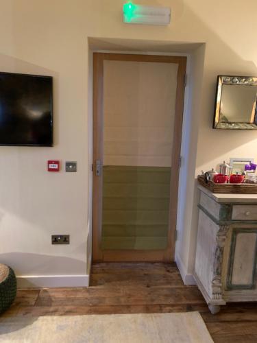 No33 THORNHAM BOUTIQUE SUITES – Photos 2