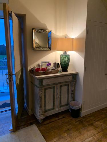 No33 THORNHAM BOUTIQUE SUITES – Photos 3