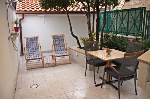 Patio nebo venkovní prostory v ubytování Apartment La Perla A2 BOL-CENTER