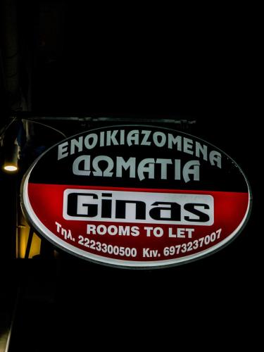 Certifikát, hodnocení, plakát nebo jiný dokument vystavený v ubytování Gina's Studios