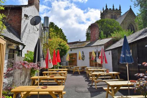 Afbeelding uit fotogalerij van Red Lion Coaching Inn in Ellesmere