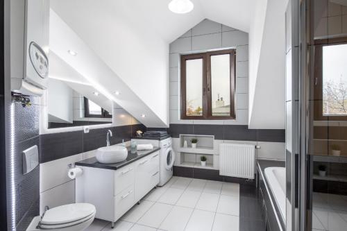 Kuchyňa alebo kuchynka v ubytovaní Station Apartments Katowa 11