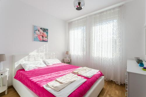 Afbeelding uit fotogalerij van Apartments LORA Cetinjska in Budva