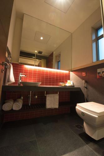 Ένα μπάνιο στο Hotel Gallery 67