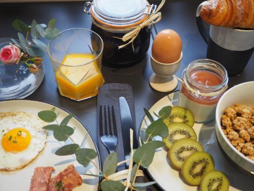 ゲストハウスの敷地内または近くでの食事または食べ物