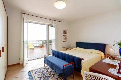 Posteľ alebo postele v izbe v ubytovaní Fontana Vecchia Seaview Apartment