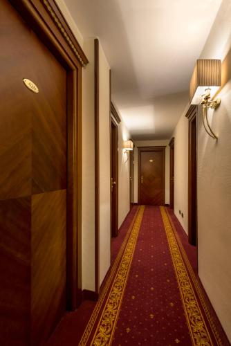 Fotografie z fotogalerie ubytování Lancaster Hotel v Miláně