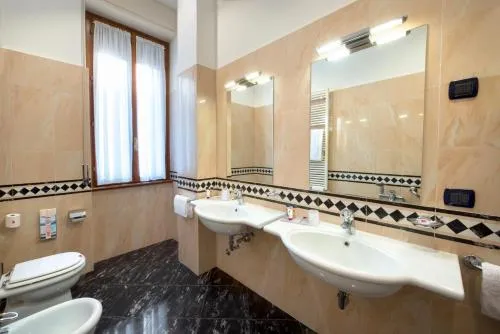 Lancaster Hotel photo 39