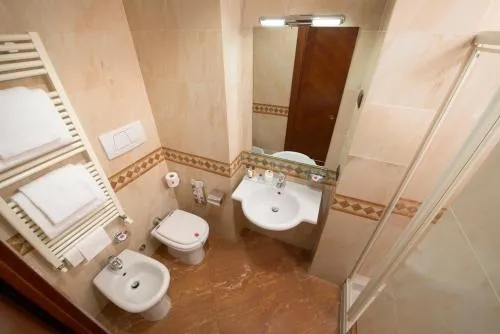 Lancaster Hotel photo 17