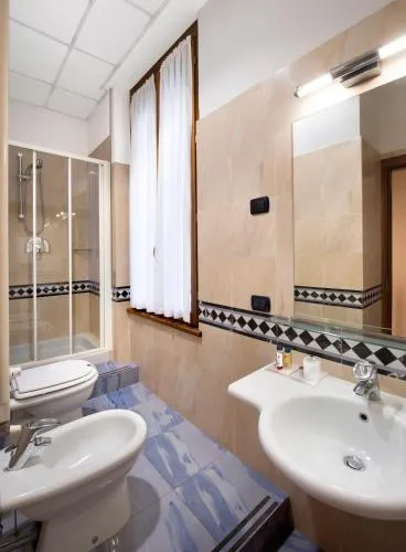 Lancaster Hotel photo 25