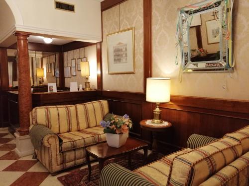 Gallery image of Hotel Falier in Venice
