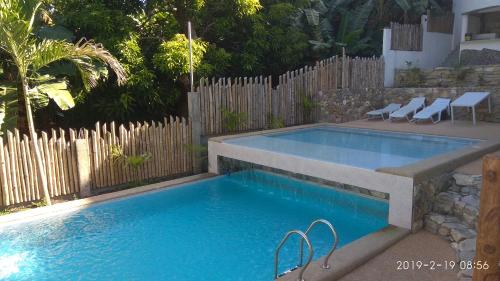 Bazén v ubytování Jalyn's Resort Sabang nebo v jeho okolí