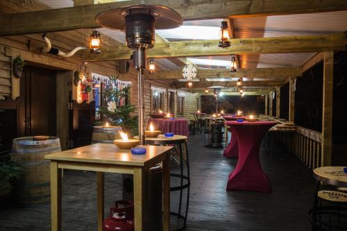Restaurace v ubytování Guest house Western-city