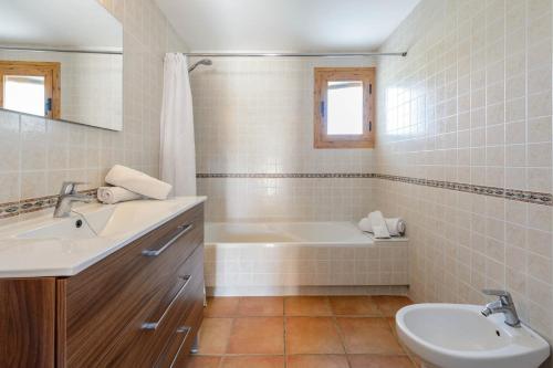 Ванная комната в Villa Los Naranjos