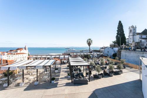Cosy Alfama Hideout - with rooftop terrace