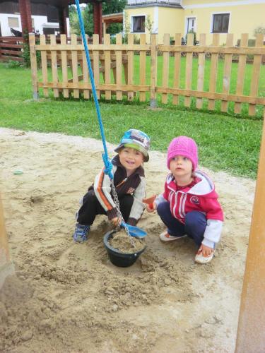 Επισκέπτες που μένουν στο Kinderparadies Bachbauer