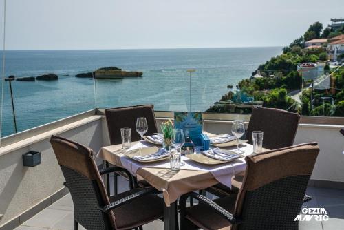 Gallery image of Hotel Mediterraneo Liman FREE PRIVATE BEACH FOR HOTEL GUEST in Ulcinj