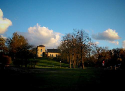 Gambar di galeri bagi Historisches Gebäude " Rentmeisteramt" Basedow di Basedow