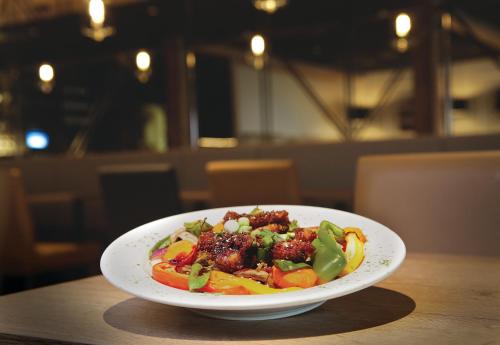 Makanan di atau berdekatan hotel