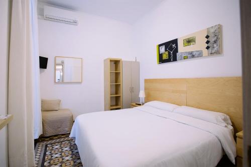 Hostal Eixample photo 35