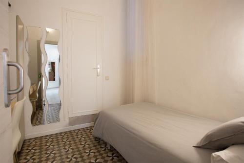 Hostal Eixample photo 32