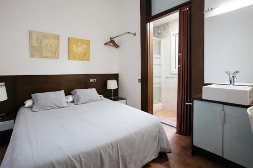 Hostal Eixample photo 26
