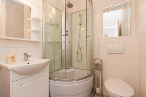 Koupelna v ubytování Apartments Kukuriku