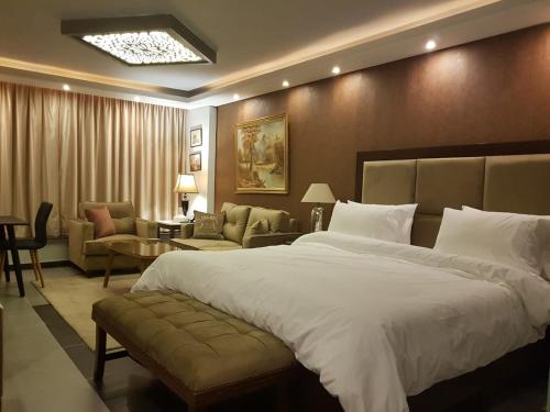 Crown Royal Hotel