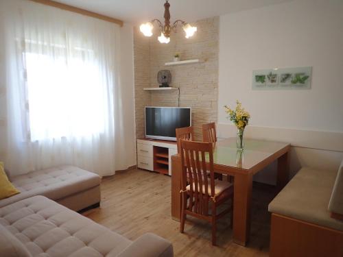 Apartments SIDRO on the beachfront