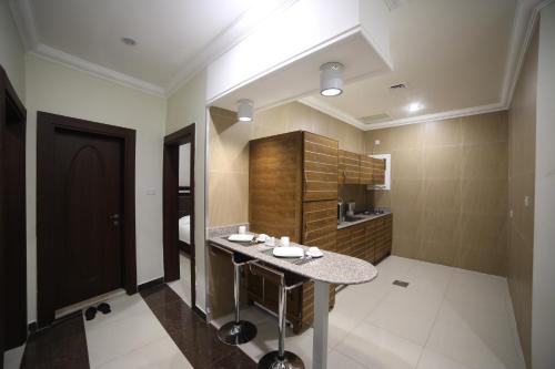 Bilik mandi di Wahaj Hotel Apartments 2