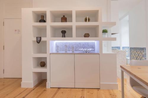 Lusitano's 2BDR Apartment in Alfama by LovelyStay