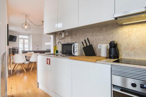 Lusitano's 2BDR Apartment in Alfama by LovelyStay