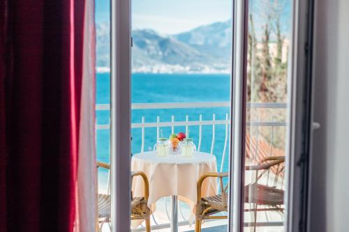 Fotografie z fotogalerie ubytování Hotel Azzurro v destinaci Herceg-Novi